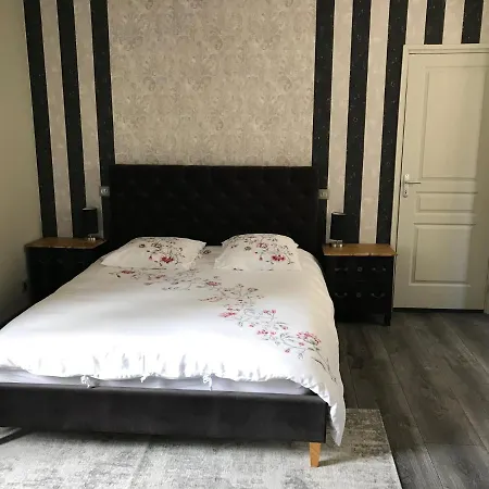 Les D'hotes Chez Alisa Et Daniel سارلا لا كانيدا
