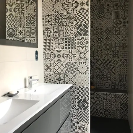 Les D'hotes Chez Alisa Et Daniel فندق مبيت وإفطار 3*