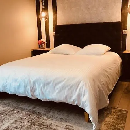 Les D'hotes Chez Alisa Et Daniel Bed & Breakfast