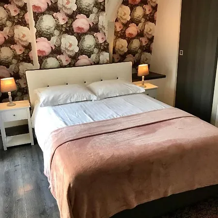 Bed & Breakfast Les D'hotes Chez Alisa Et Daniel Sarlat-la-Caneda
