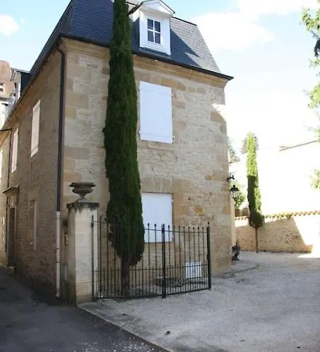 Les D'hotes Chez Alisa Et Daniel Bed & Breakfast 3*