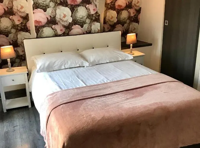 Bed and Breakfast Les D'hotes Chez Alisa Et Daniel Sarlat-la-Caneda